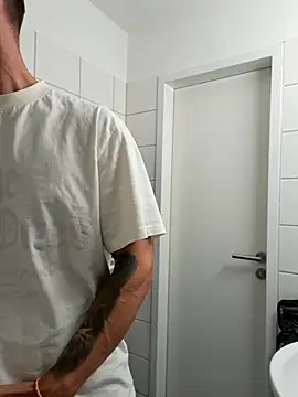 Mystery Mark online show from April 4, 2026, 7:22 pm