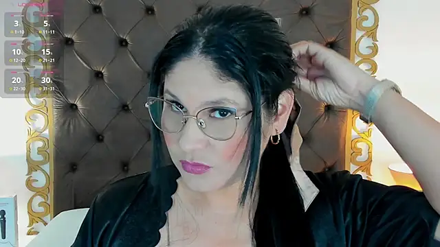 AlinaMilf online show from April 12, 2026, 7:30 pm