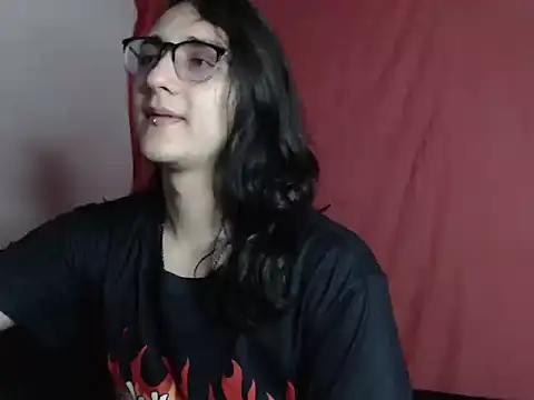 Snapshot of Amoneth_Xx chatting on November 26, 2025, 8:04 am Amoneth Xx online show from November 26, 2025, 8:04 am