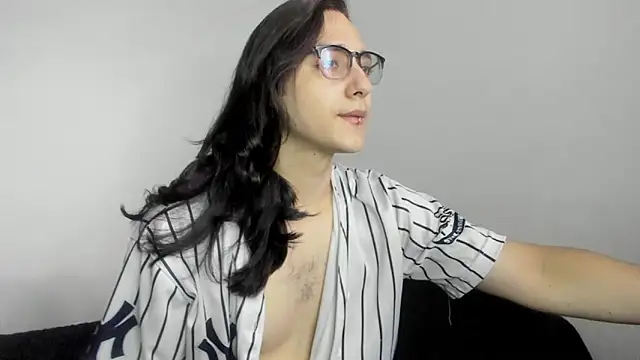 Snapshot of Amoneth_Xx chatting on December 18, 2025, 8:59 pm Amoneth Xx online show from December 18, 2025, 8:59 pm