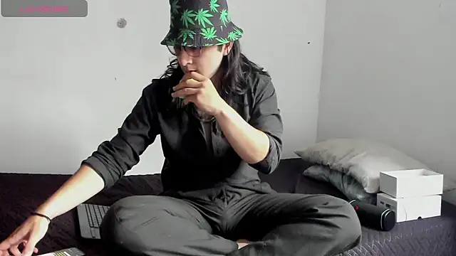 Snapshot of Amoneth_Xx chatting on January 14, 2026, 8:03 pm Amoneth Xx online show from January 14, 2026, 8:03 pm