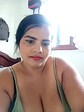 Snapshot of _QueenSofia_ chatting on November 20, 2025, 7:24 pm QueenSofia online show from November 20, 2025, 7:24 pm