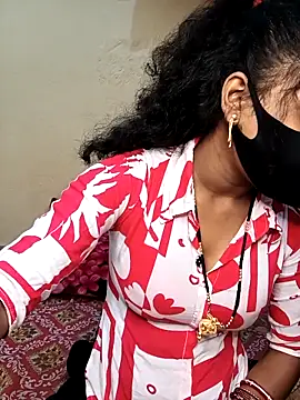 Desi Hot Queen online show from December 22, 2025, 5:15 am