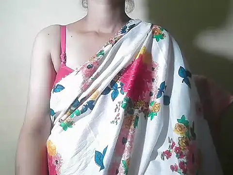 Snapshot of mohini-rani chatting on November 16, 2025, 6:24 pm mohini-rani online show from November 16, 2025, 6:24 pm