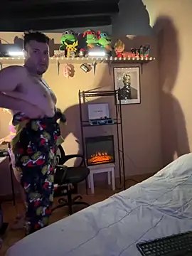 kittycat202501 online show from December 3, 2025, 8:12 am