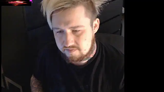 Snapshot of ThatAltGuy chatting on November 17, 2025, 12:00 pm ThatAltGuy online show from November 17, 2025, 12:00 pm