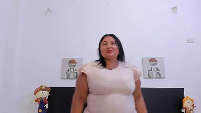 Snapshot of BWW-CINDY11 chatting on November 19, 2025, 7:25 pm BWW-CINDY11 online show from November 19, 2025, 7:25 pm