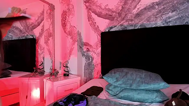 VictoriaSaenz1  online show from December 19, 2025, 6:09 am