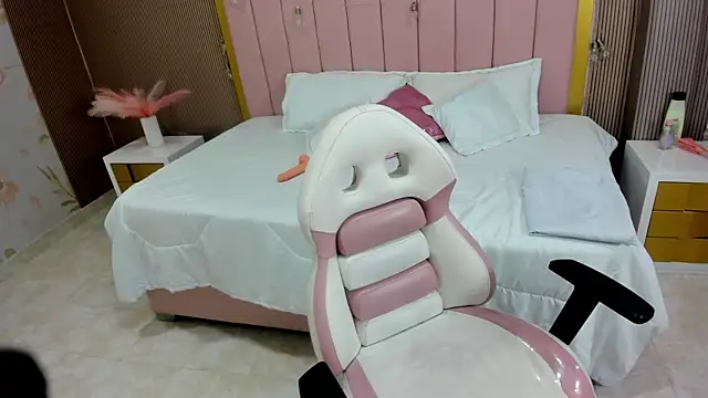 Kendall curves online show from January 6, 2026, 6:55 pm