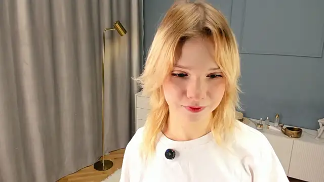 PhillisEsplin online show from November 21, 2025, 7:12 pm