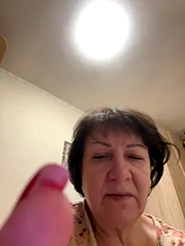 LittleBead522 online show from November 15, 2025, 7:21 pm