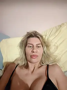 NaughtyClaudia  online show from December 15, 2025, 3:27 pm