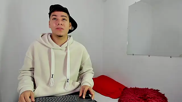 Lucastorrez01 online show from February 16, 2026, 6:20 am