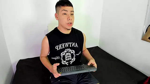 Lucastorrez01 online show from March 17, 2026, 12:26 am