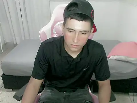 dannyt hot online show from December 4, 2025, 1:42 pm