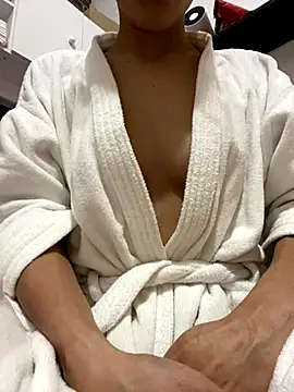 brunalameo online show from November 28, 2025, 4:42 pm