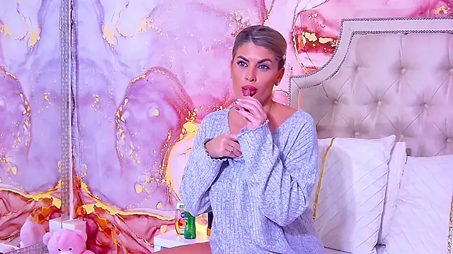 SalmaRroze online show from November 22, 2025, 5:17 am