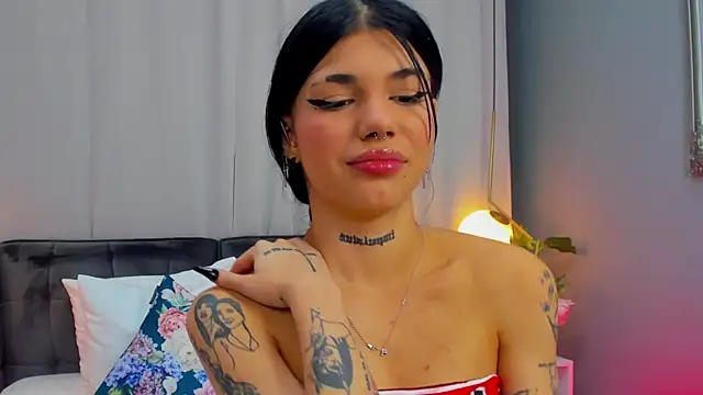 YasminWild online show from November 27, 2025, 4:47 am