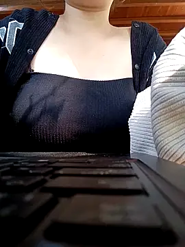 Snapshot of ChezyBaby chatting on November 26, 2025, 6:36 am ChezyBaby online show from November 26, 2025, 6:36 am