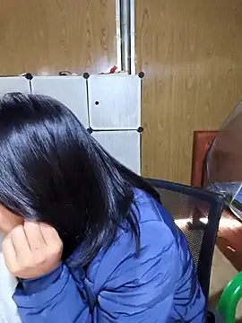 Cat-meow online show from December 20, 2025, 2:40 am