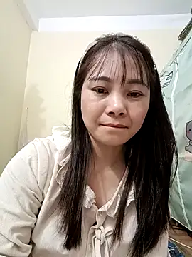 Moon-night222 online show from January 5, 2026, 5:27 pm