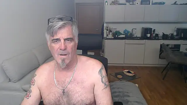 Buidapest online show from April 4, 2026, 1:41 pm