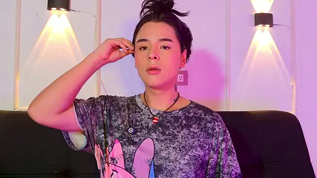 Angel-umbra online show from April 18, 2026, 7:18 pm