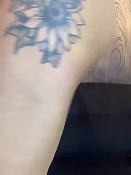 Snapshot of LilithMonette chatting on March 19, 2026, 1:31 am LilithMonette online show from March 19, 2026, 1:31 am