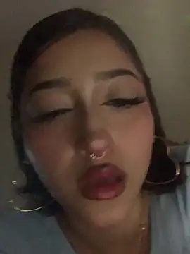 Snapshot of LilithMonette chatting on April 6, 2026, 3:37 am LilithMonette online show from April 6, 2026, 3:37 am