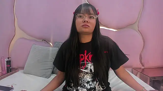 Aisha Leenss online show from January 16, 2026, 2:10 pm