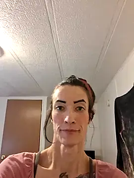 MaitressePomme3 online show from November 18, 2025, 3:38 pm