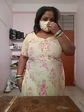 CUTE-LOVE-SWEETS online show from February 18, 2026, 4:08 am