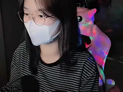 Snapshot of Hellen2999 chatting on November 20, 2025, 2:12 am Hellen2999 online show from November 20, 2025, 2:12 am