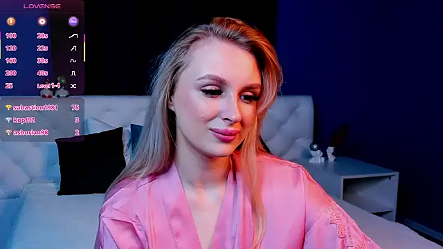 Snapshot of KiraRuiz chatting on February 17, 2026, 10:27 pm KiraRuiz online show from February 17, 2026, 10:27 pm