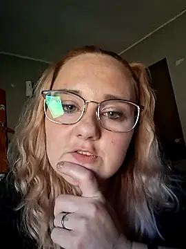 Snapshot of bridald1993 chatting on November 17, 2025, 5:19 pm bridald1993 online show from November 17, 2025, 5:19 pm