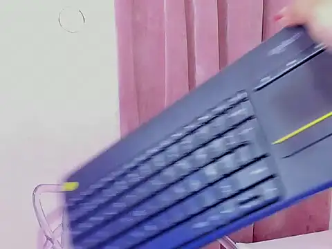 Xelena Kiss online show from November 27, 2025, 1:07 am