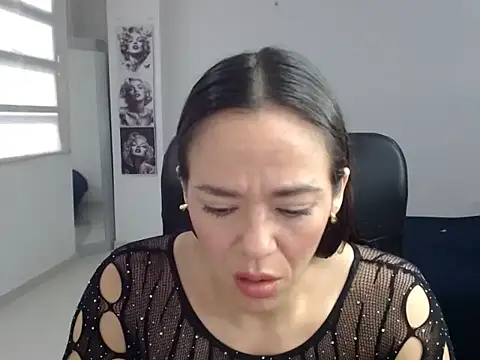 Annie Cervantez online show from January 18, 2026, 11:25 am