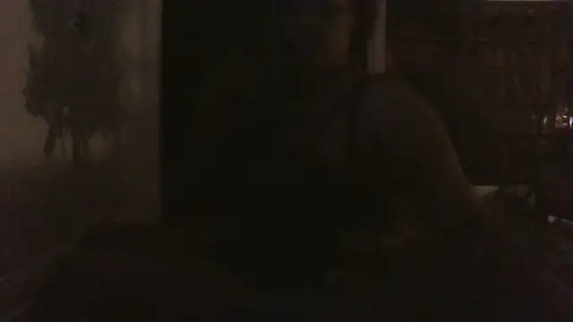 VenezuelaLuxeNoir online show from December 17, 2025, 1:06 pm