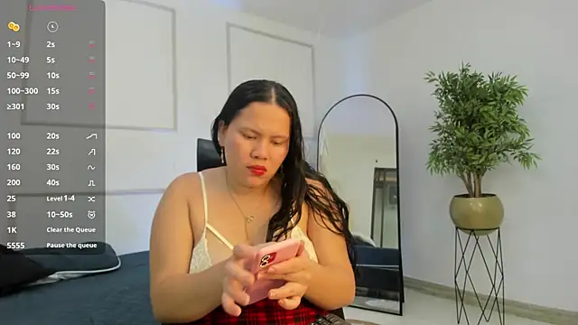 Soffiegrey online show from December 15, 2025, 8:13 pm