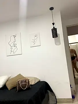 Soffiegrey online show from December 19, 2025, 1:07 pm