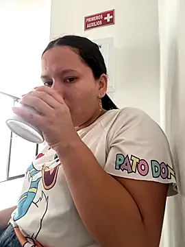 Soffiegrey online show from December 20, 2025, 1:07 pm