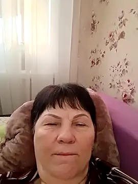 Snapshot of OliviaaSkyy chatting on February 10, 2026, 5:33 am OliviaaSkyy online show from February 10, 2026, 5:33 am