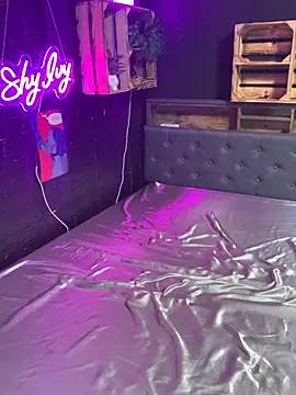 Snapshot of Shy-Ivy chatting on November 19, 2025, 10:43 pm Shy-Ivy online show from November 19, 2025, 10:43 pm