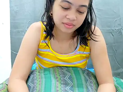 Snapshot of Ursexyasianskinny chatting on April 11, 2026, 5:34 am Ursexyasianskinny online show from April 11, 2026, 5:34 am