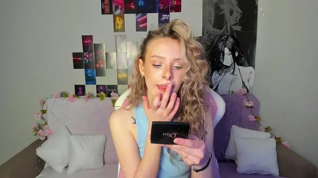 Snapshot of Suzie_Q69 chatting on November 19, 2025, 3:39 am Suzie Q69 online show from November 19, 2025, 3:39 am