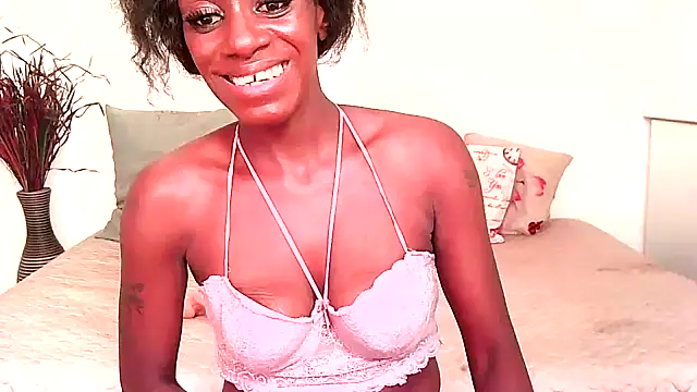 Snapshot of BrunetteNaomi8 chatting on March 9, 2026, 12:09 pm BrunetteNaomi8 online show from March 9, 2026, 12:09 pm