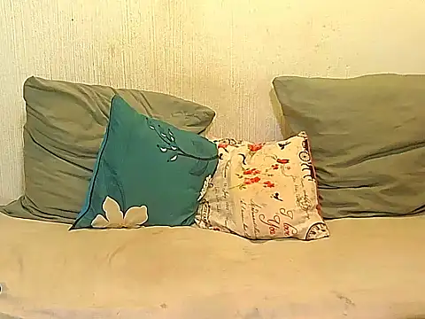 Snapshot of BrunetteNaomi8 chatting on April 2, 2026, 10:40 pm BrunetteNaomi8 online show from April 2, 2026, 10:40 pm