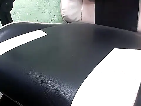 Snapshot of localboybbsr chatting on April 15, 2026, 4:30 am localboybbsr online show from April 15, 2026, 4:30 am