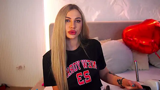 Snapshot of Chloe_GraceeX chatting on February 16, 2026, 7:10 pm Chloe GraceeX online show from February 16, 2026, 7:10 pm