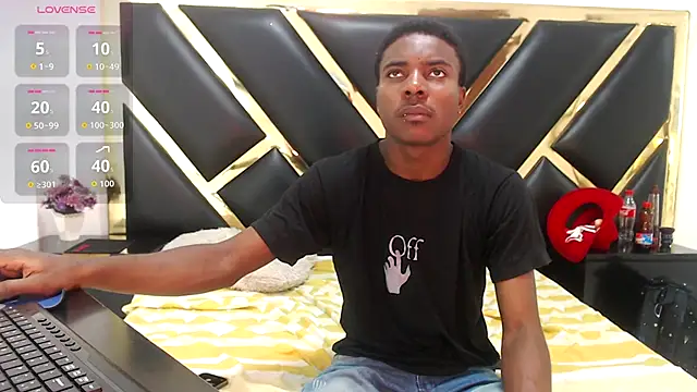 NoahJhonson69 online show from January 5, 2026, 7:06 pm